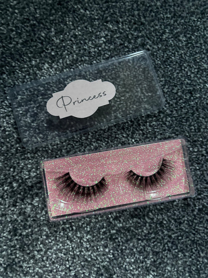 Luna Belle lashes - exclusive to lunas only.