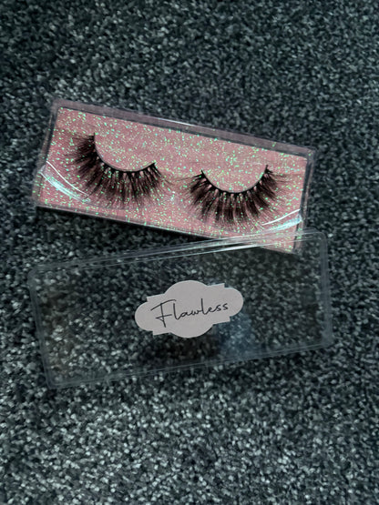 Luna Belle lashes - exclusive to lunas only.