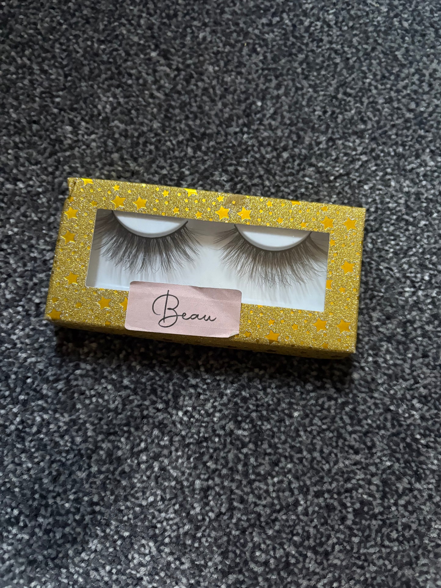 Luna Belle lashes - exclusive to lunas only.