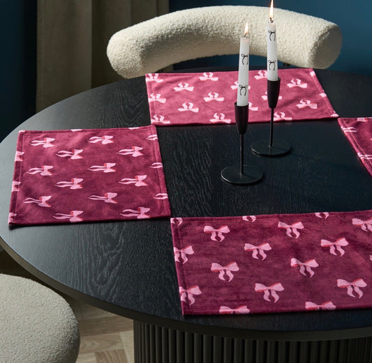 Bow placemats