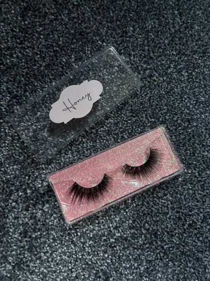 Luna Belle lashes - exclusive to lunas only.