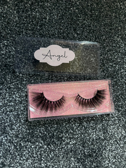 Luna Belle lashes - exclusive to lunas only.