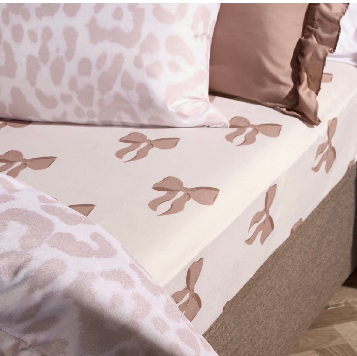 Bow Print Fitted Sheet