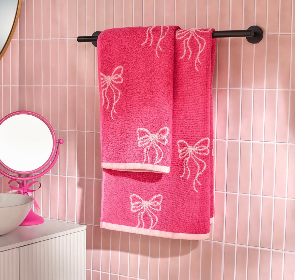 Bow Towels
