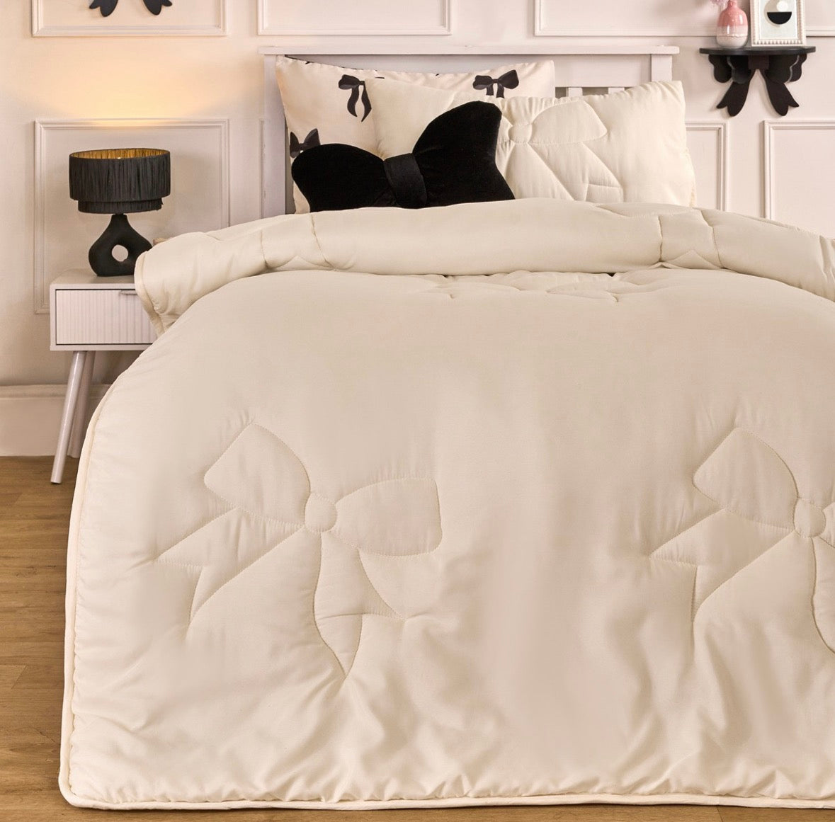 Bow quilted duvet sets