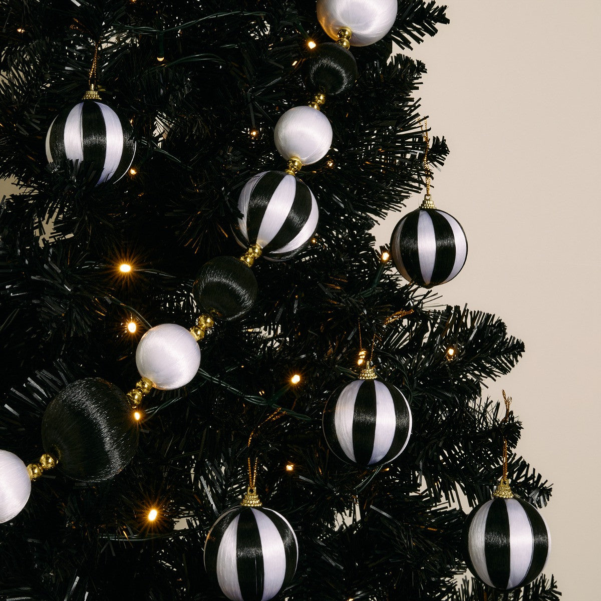 8 Pack Striped Baubles & Garland Set
