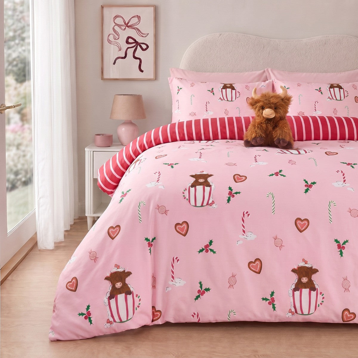 Harry The Highland Cow Christmas Print Reversible Duvet Cover Set