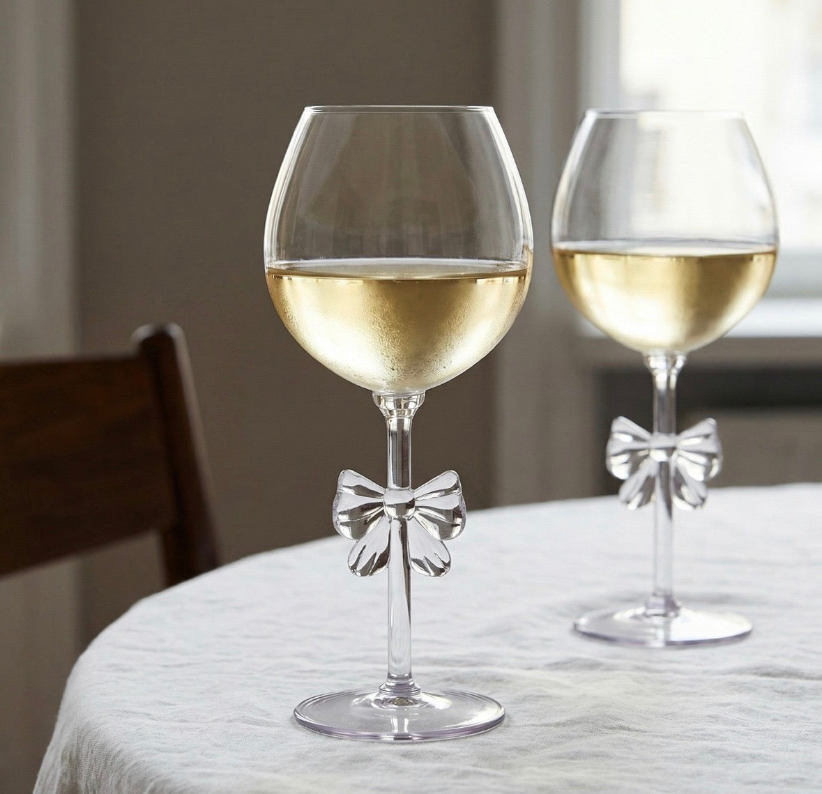 Bow wine glasses x2